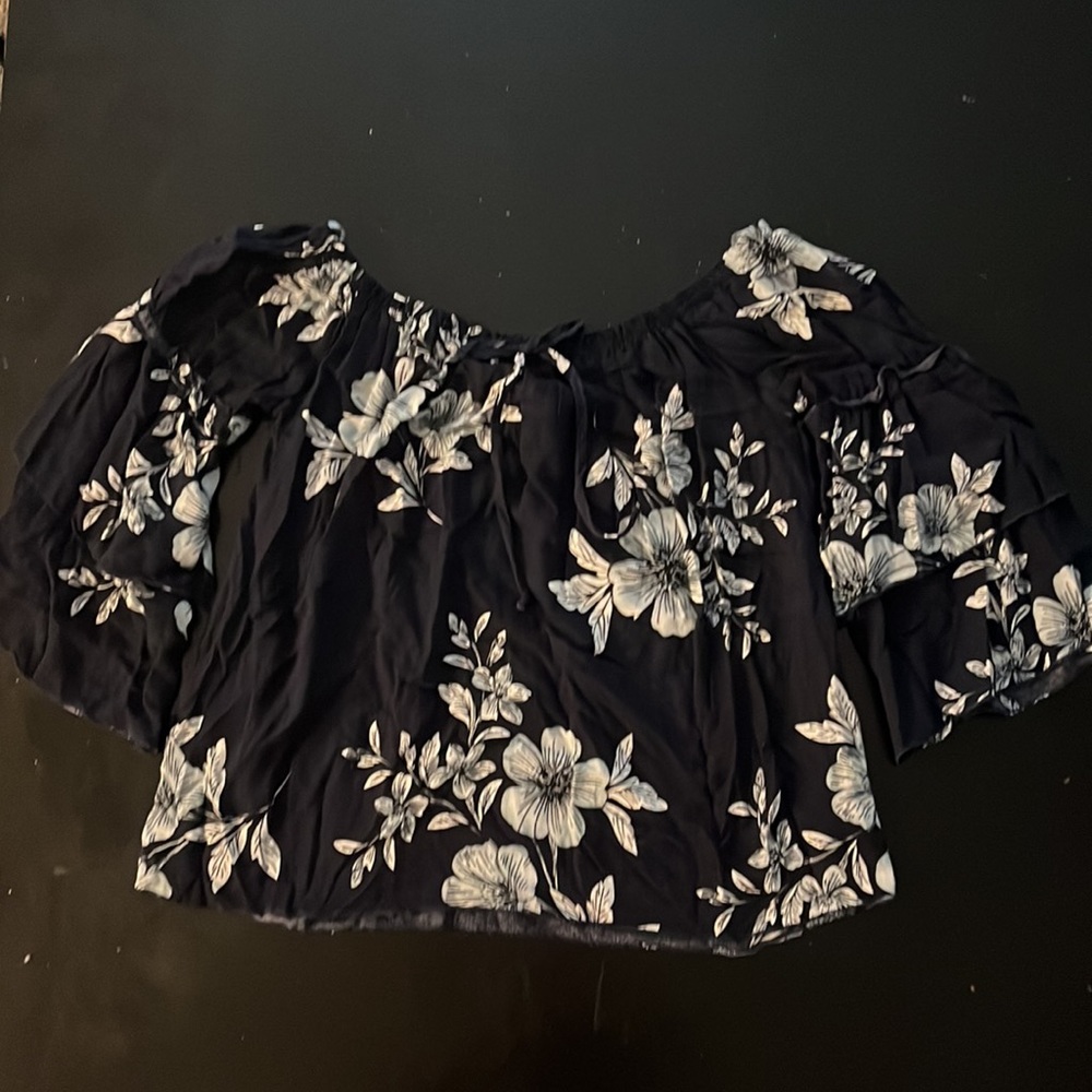 Toska Top, Size Small, Navy Blue with Blue Flowers, Has Tags